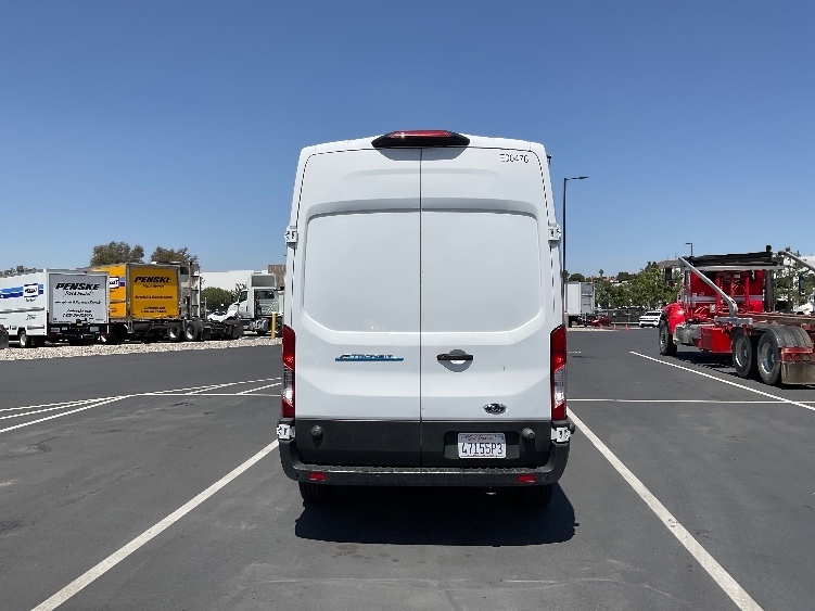 Used 2022 Ford E-Transit 350 - photo 9