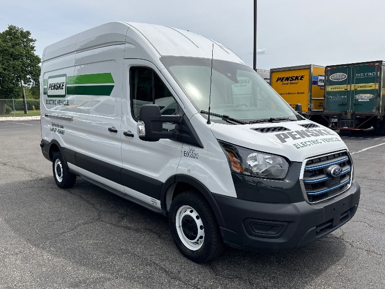 Used 2022 Ford E-Transit 350 - photo 1