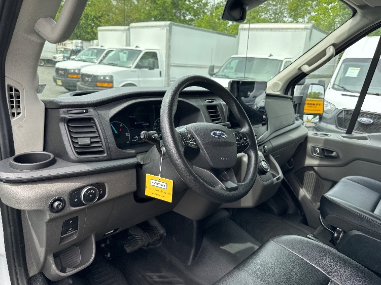 Used 2022 Ford E-Transit 350 - photo 17