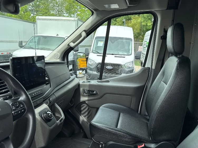 Used 2022 Ford E-Transit 350 - photo 19