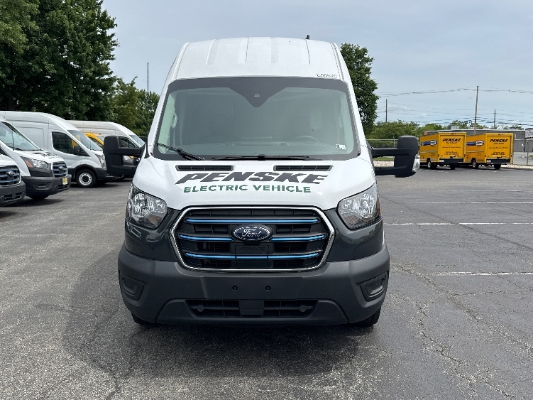 Used 2022 Ford E-Transit 350 - photo 2