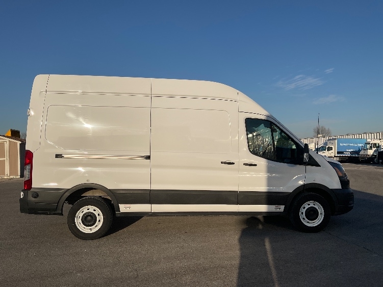 Used 2022 Ford E-Transit 350 - photo 16