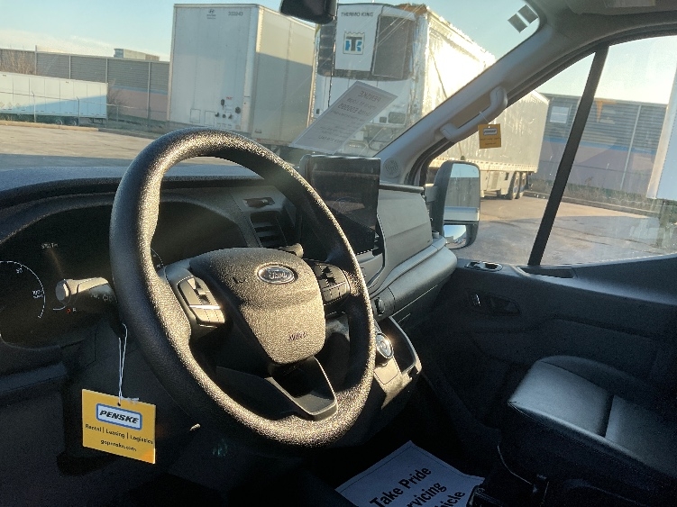 Used 2022 Ford E-Transit 350 - photo 18