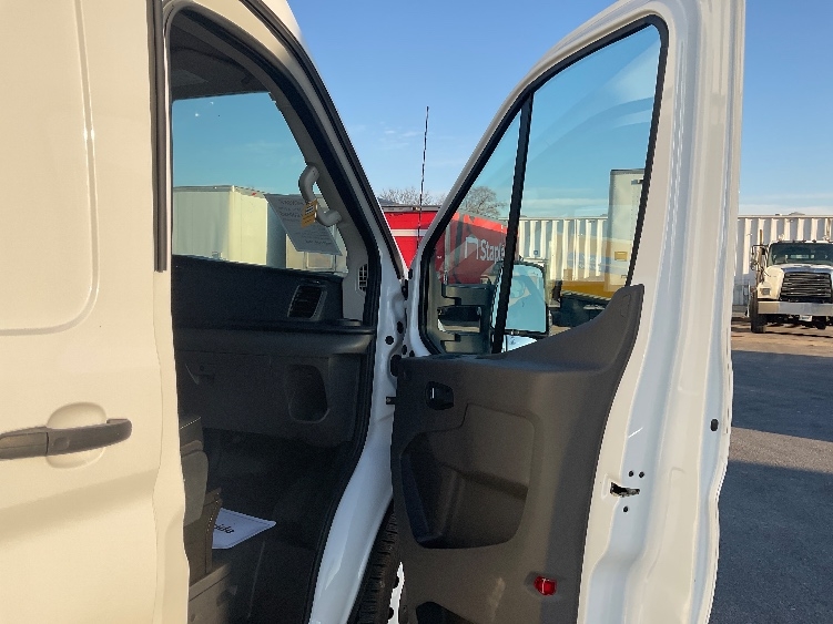 Used 2022 Ford E-Transit 350 - photo 21