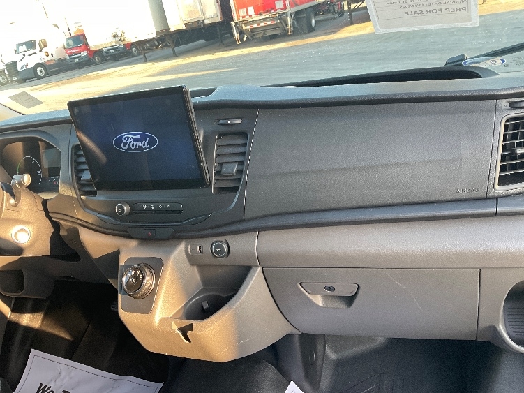 Used 2022 Ford E-Transit 350 - photo 22