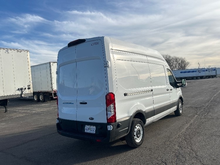 Used 2022 Ford E-Transit 350 - photo 12