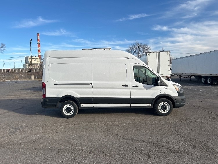 Used 2022 Ford E-Transit 350 - photo 13