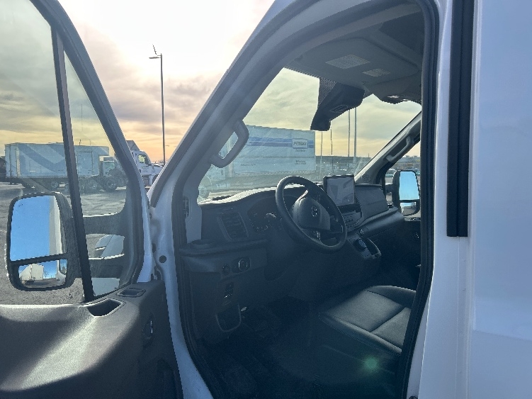 Used 2022 Ford E-Transit 350 - photo 14