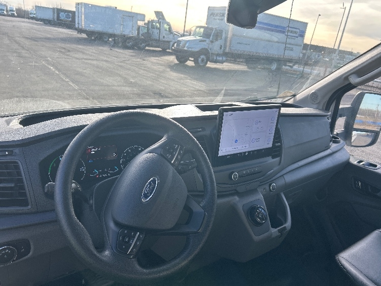 Used 2022 Ford E-Transit 350 - photo 15