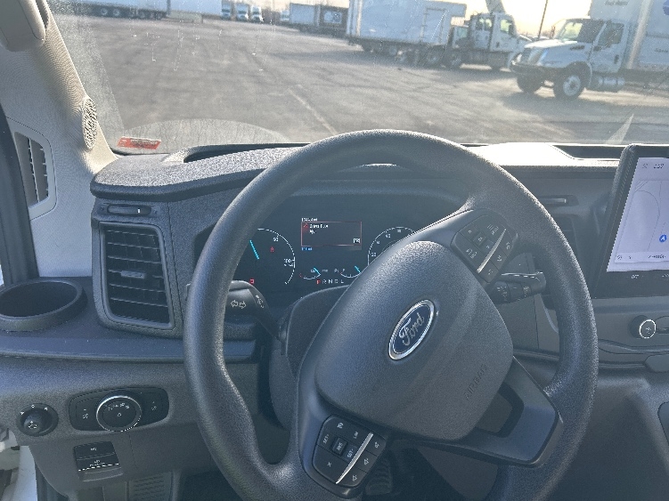 Used 2022 Ford E-Transit 350 - photo 16