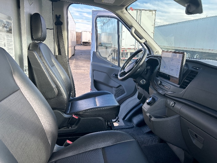 Used 2022 Ford E-Transit 350 - photo 20