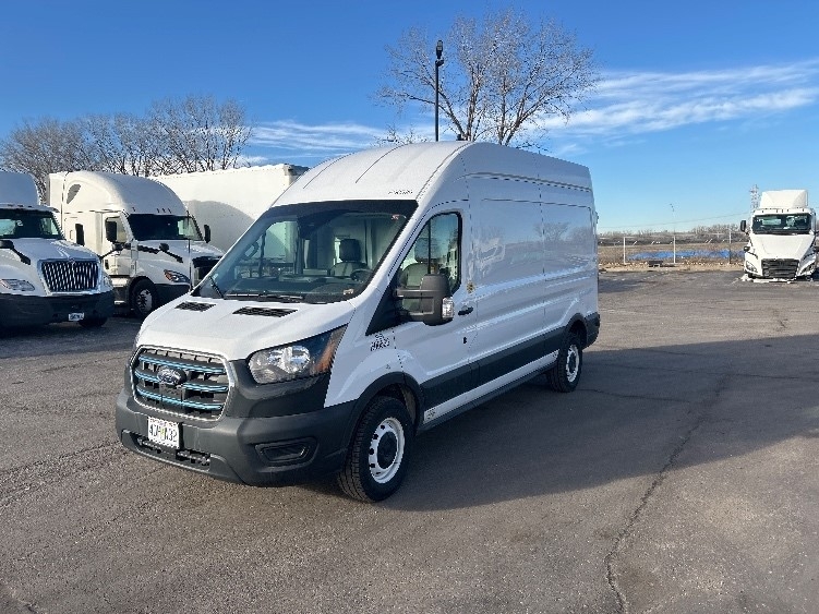 Used 2022 Ford E-Transit 350 - photo 5