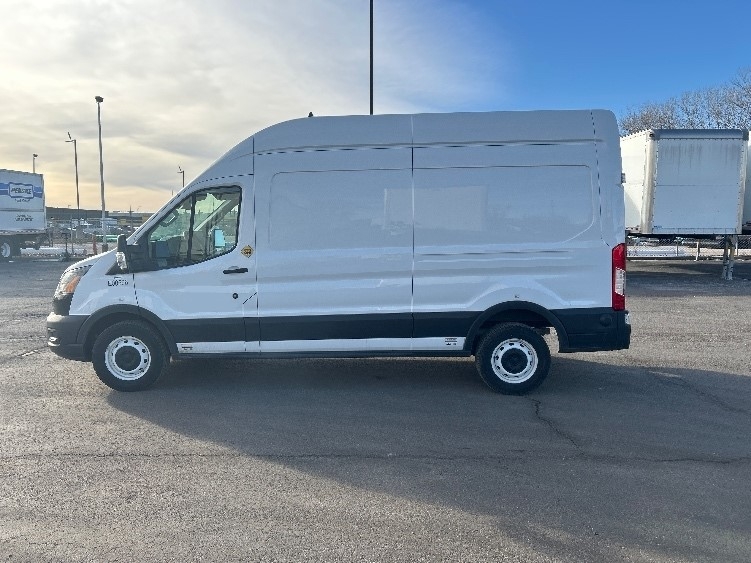 Used 2022 Ford E-Transit 350 - photo 6