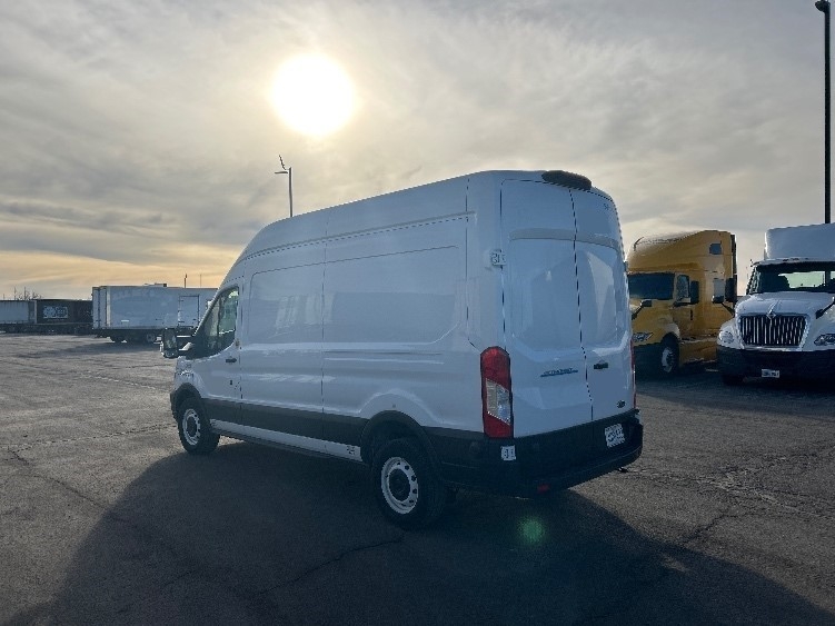 Used 2022 Ford E-Transit 350 - photo 7