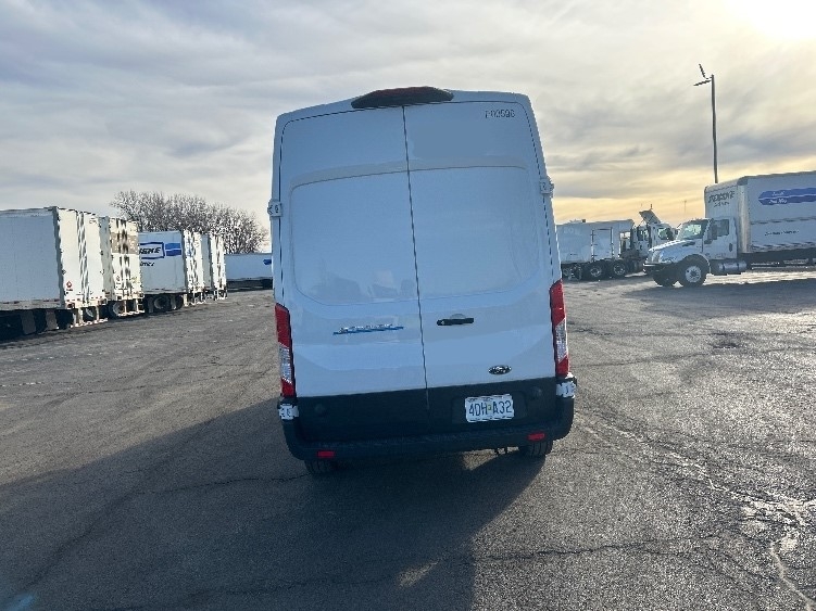 Used 2022 Ford E-Transit 350 - photo 8