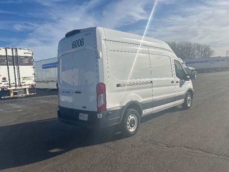 Used 2022 Ford E-Transit 350 - photo 12
