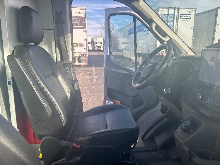 Used 2022 Ford E-Transit 350 - photo 20