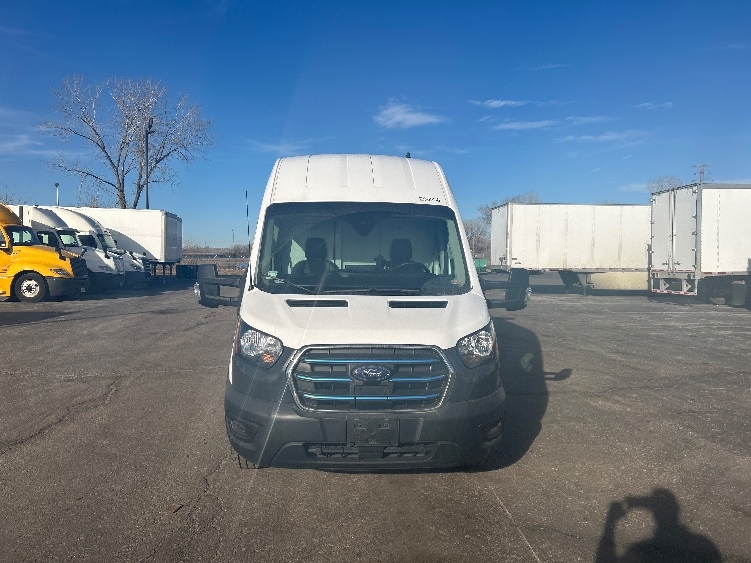 Used 2022 Ford E-Transit 350 - photo 2