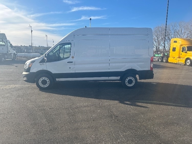 Used 2022 Ford E-Transit 350 - photo 6