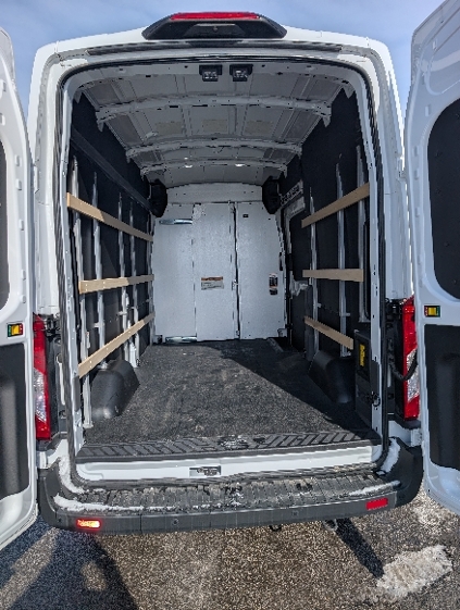 Used 2022 Ford E-Transit 350 - photo 9