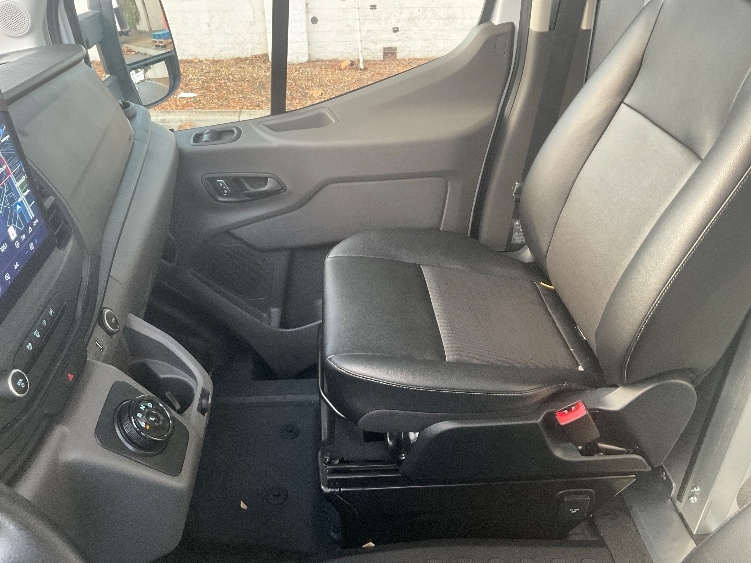 Used 2022 Ford E-Transit 350 - photo 19