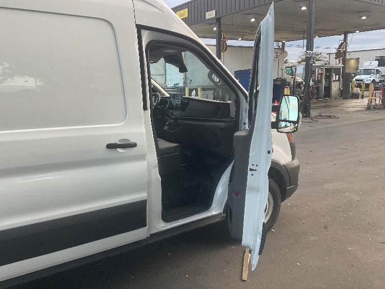 Used 2022 Ford E-Transit 350 - photo 20