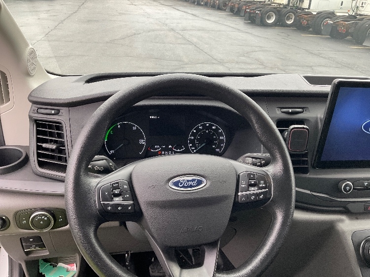 Used 2022 Ford E-Transit 350 - photo 17