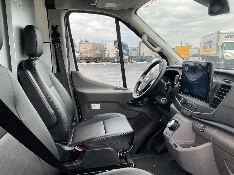 Used 2022 Ford E-Transit 350 - photo 21