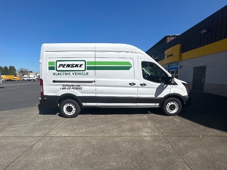 Used 2022 Ford E-Transit 350 - photo 13