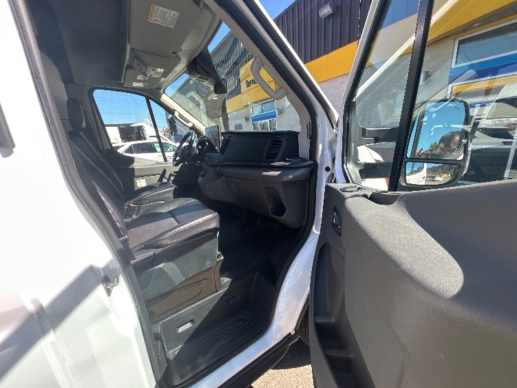 Used 2022 Ford E-Transit 350 - photo 18