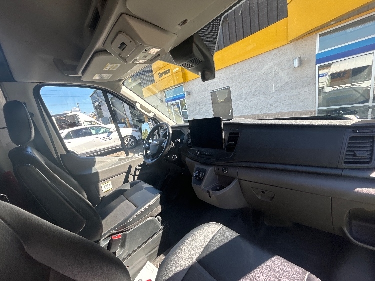 Used 2022 Ford E-Transit 350 - photo 20
