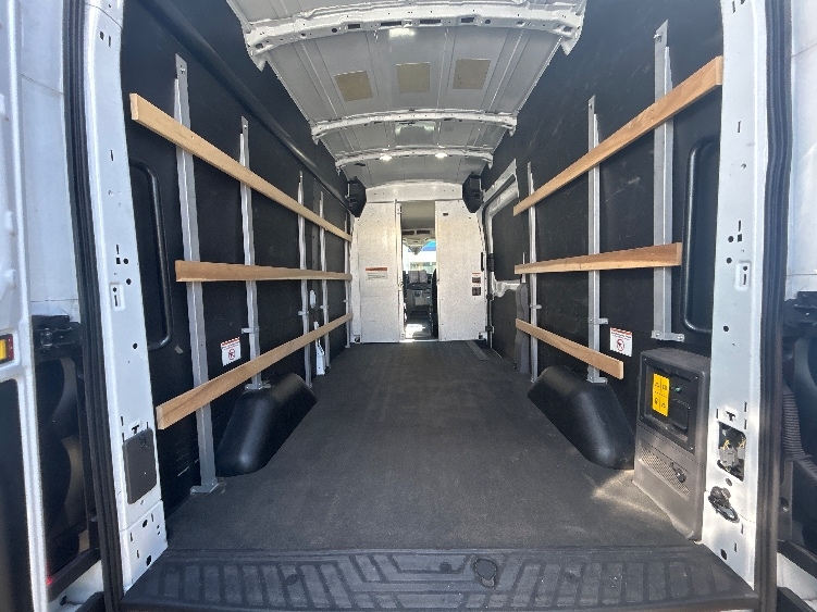Used 2022 Ford E-Transit 350 - photo 9