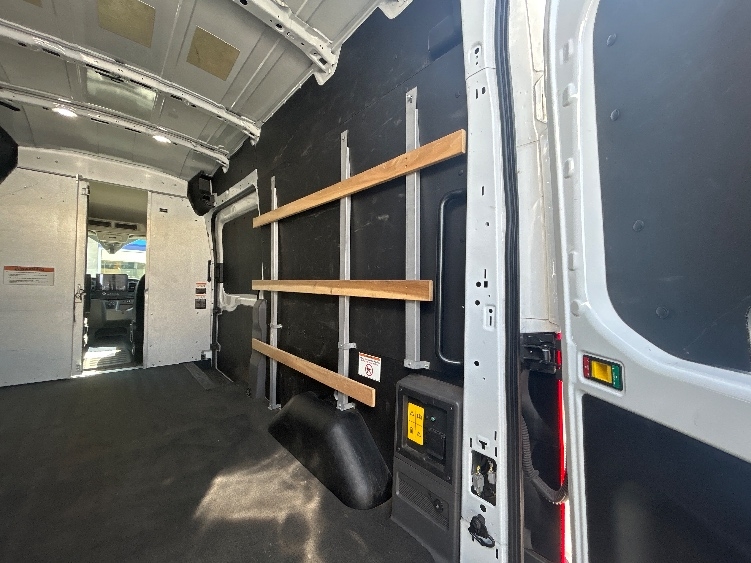 Used 2022 Ford E-Transit 350 - photo 11