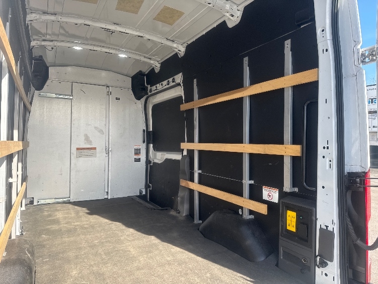Used 2022 Ford E-Transit 350 - photo 13