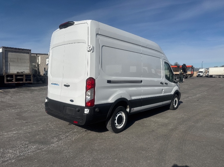 Used 2022 Ford E-Transit 350 - photo 14