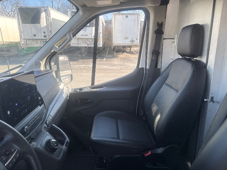 Used 2022 Ford E-Transit 350 - photo 20