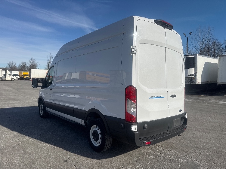 Used 2022 Ford E-Transit 350 - photo 8