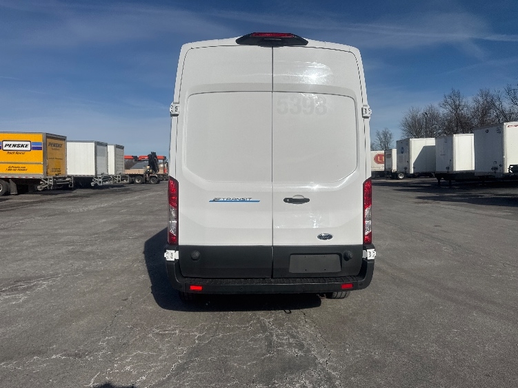 Used 2022 Ford E-Transit 350 - photo 9