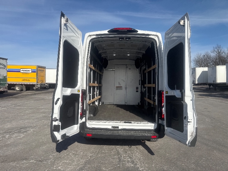 Used 2022 Ford E-Transit 350 - photo 10