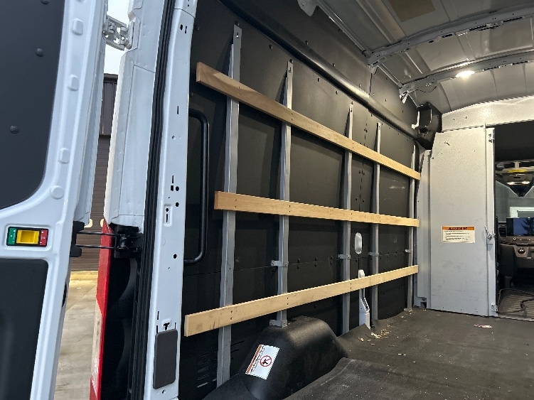 Used 2022 Ford E-Transit 350 - photo 12