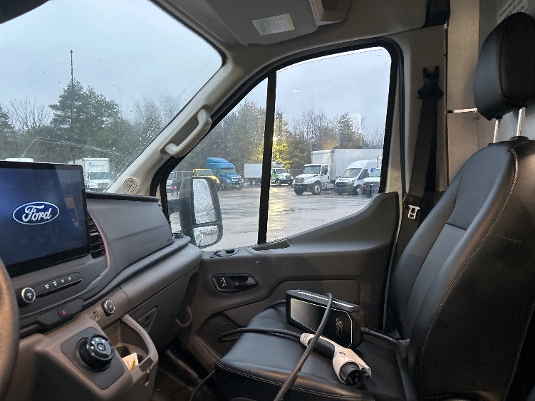 Used 2022 Ford E-Transit 350 - photo 19