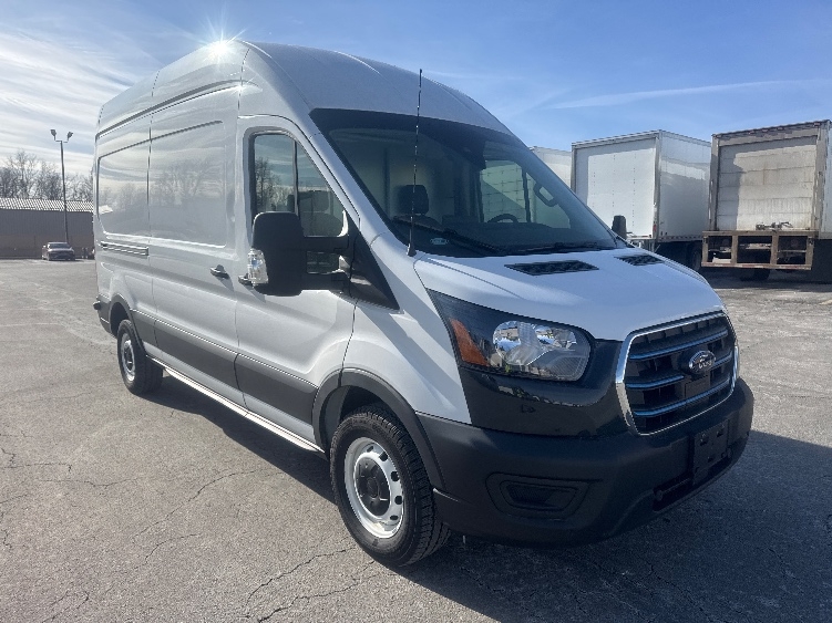 Used 2022 Ford E-Transit 350 - photo 1