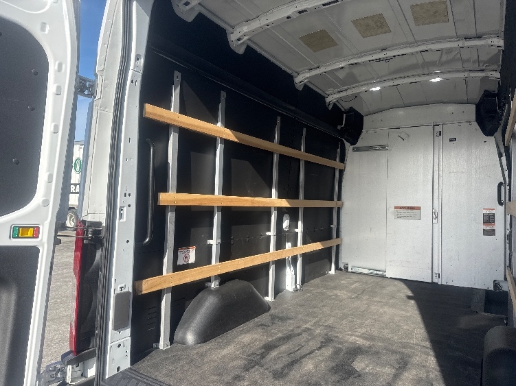 Used 2022 Ford E-Transit 350 - photo 12
