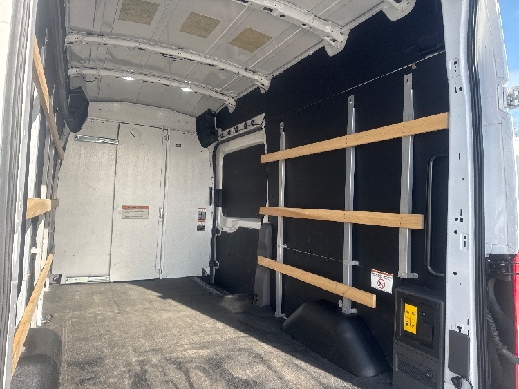 Used 2022 Ford E-Transit 350 - photo 13
