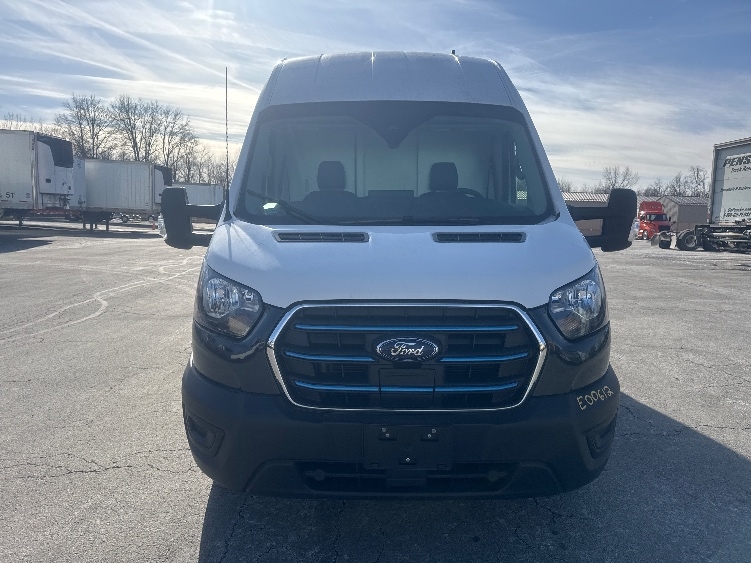 Used 2022 Ford E-Transit 350 - photo 2