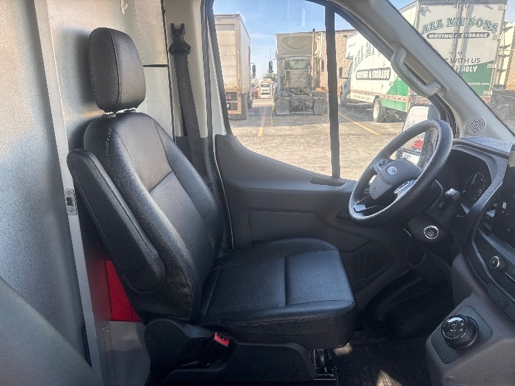 Used 2022 Ford E-Transit 350 - photo 23