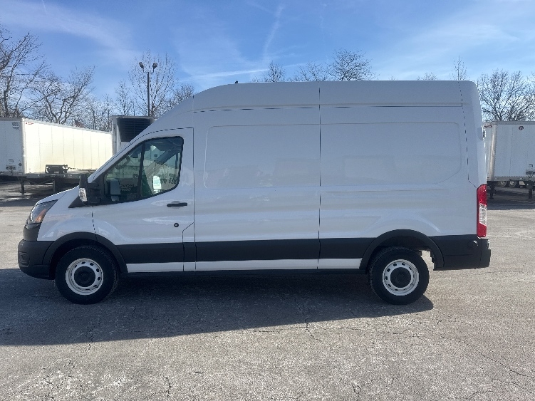 Used 2022 Ford E-Transit 350 - photo 6