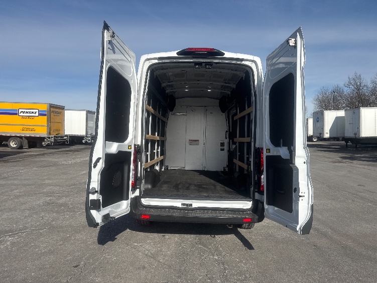 Used 2022 Ford E-Transit 350 - photo 10
