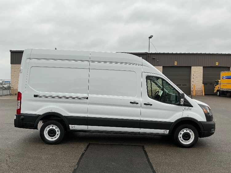 Used 2022 Ford E-Transit 350 - photo 14
