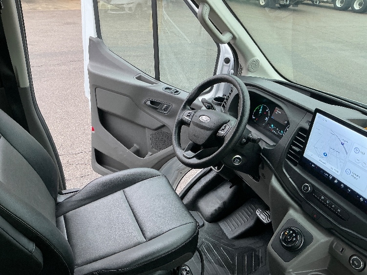 Used 2022 Ford E-Transit 350 - photo 21